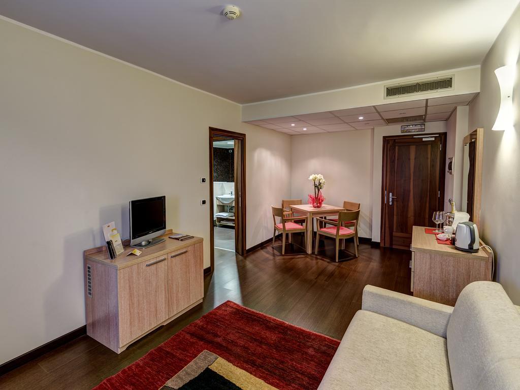 Hotel Capital Rovigo Kültér fotó
