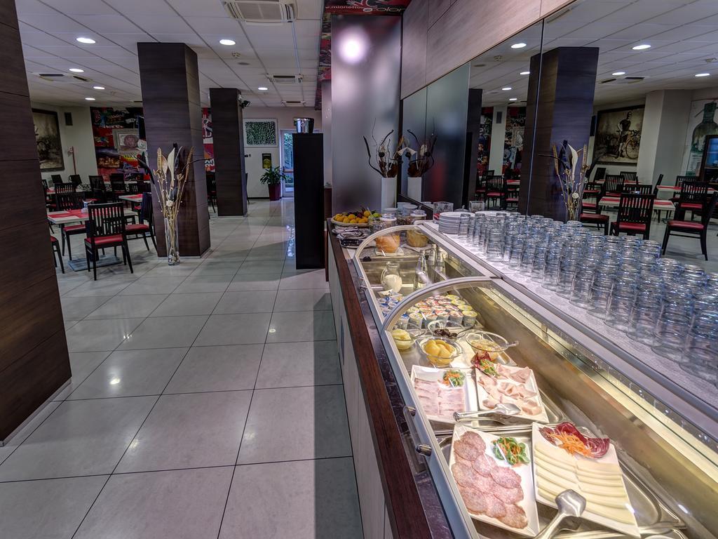 Hotel Capital Rovigo Kültér fotó