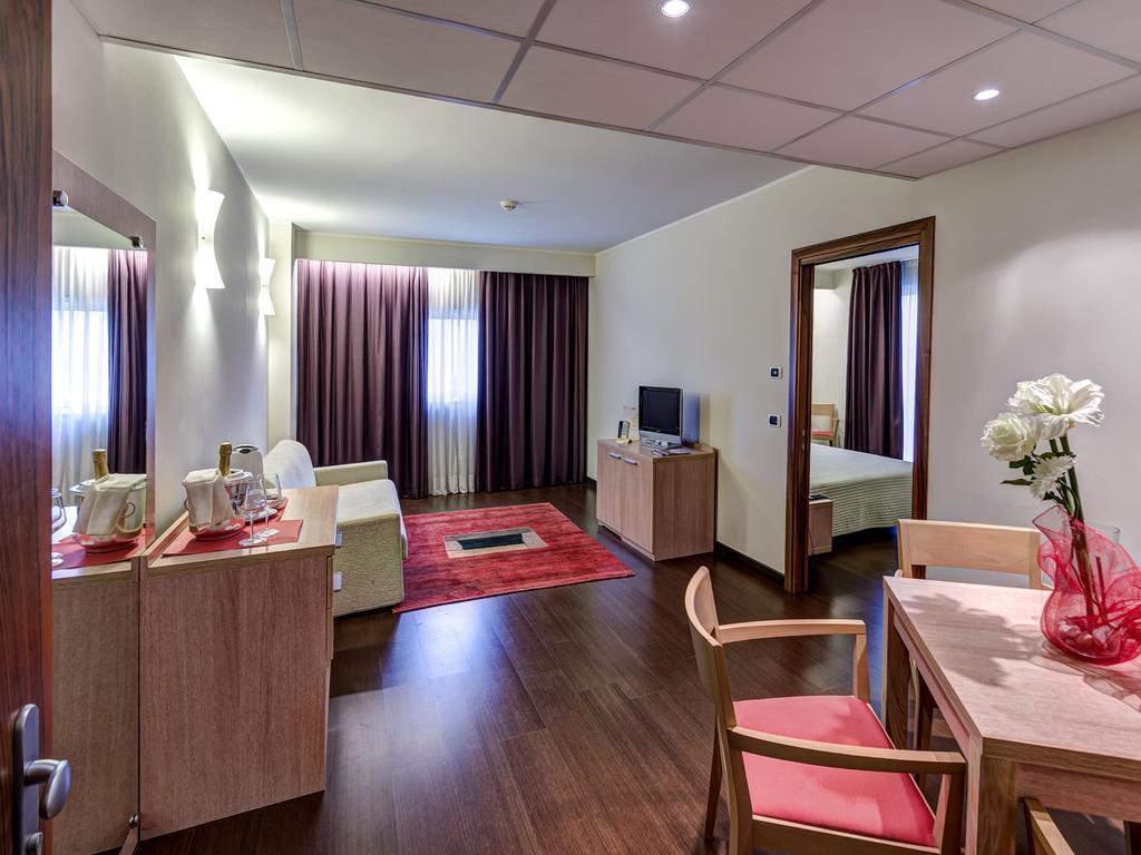 Hotel Capital Rovigo Kültér fotó