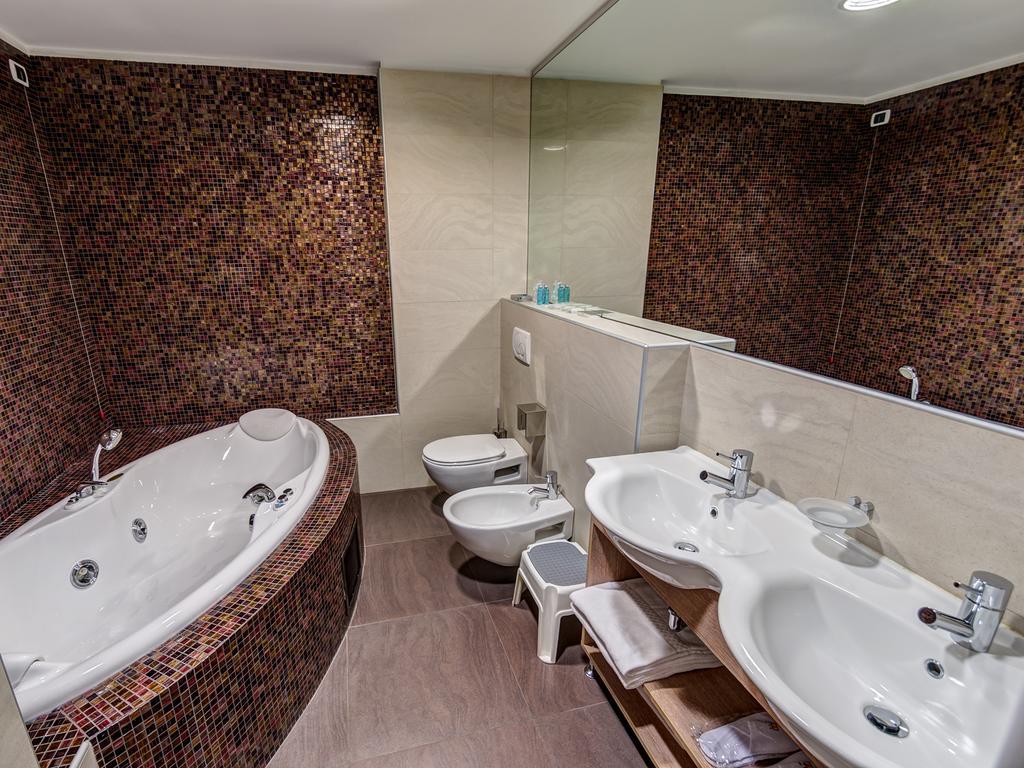 Hotel Capital Rovigo Kültér fotó