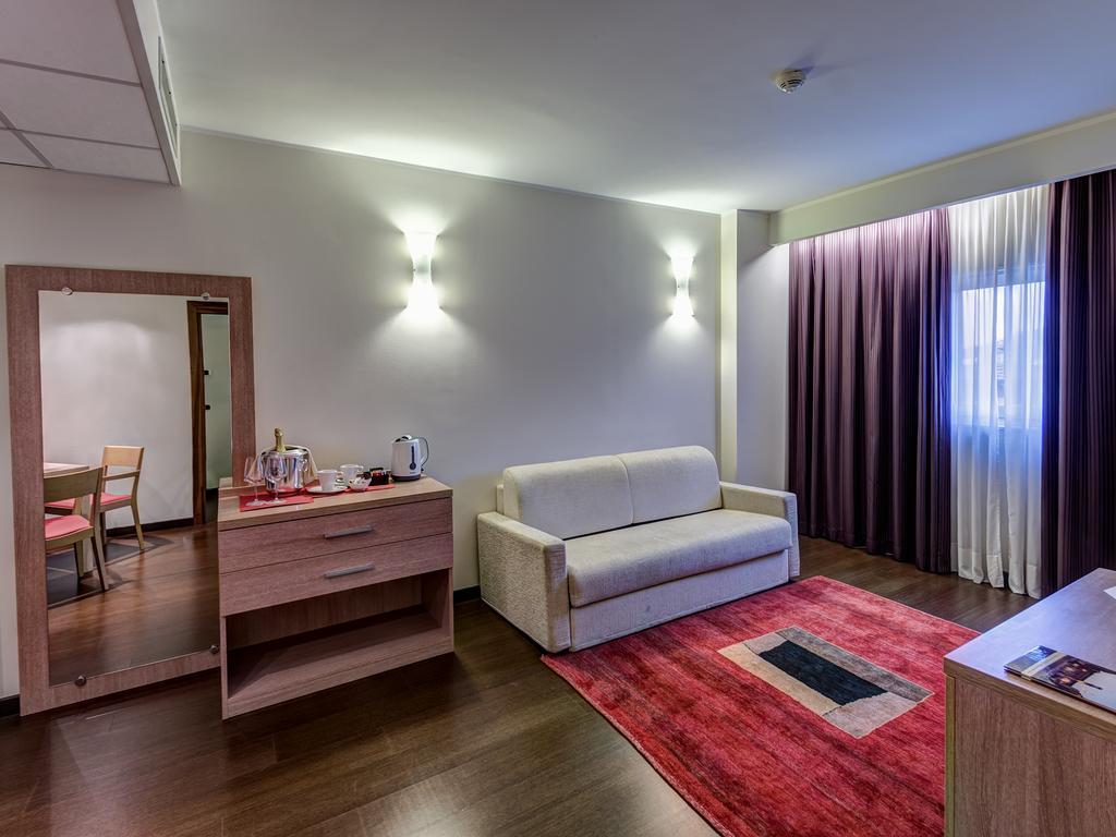 Hotel Capital Rovigo Kültér fotó