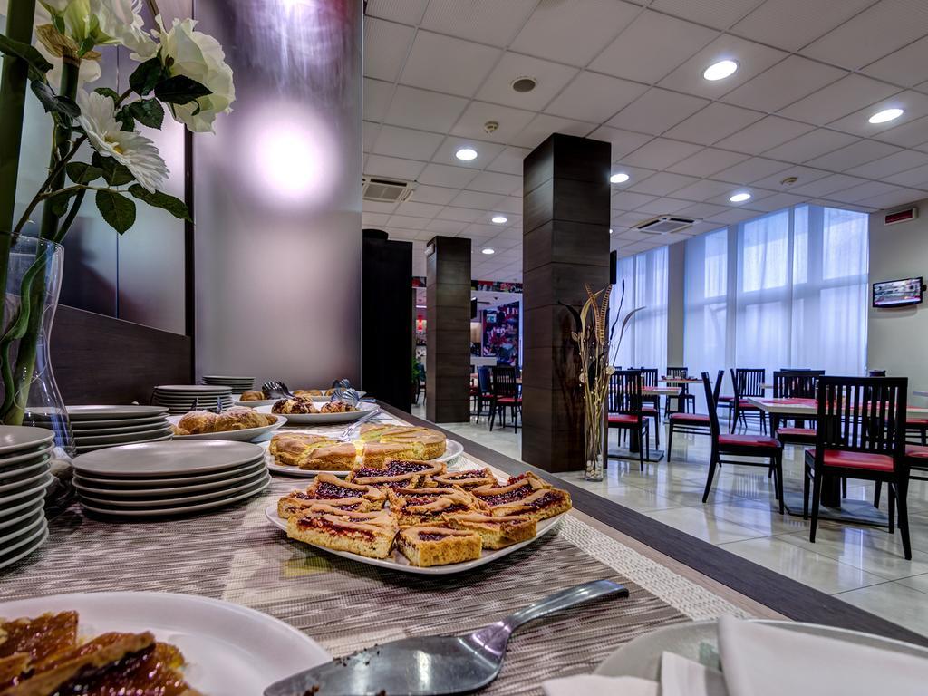 Hotel Capital Rovigo Kültér fotó