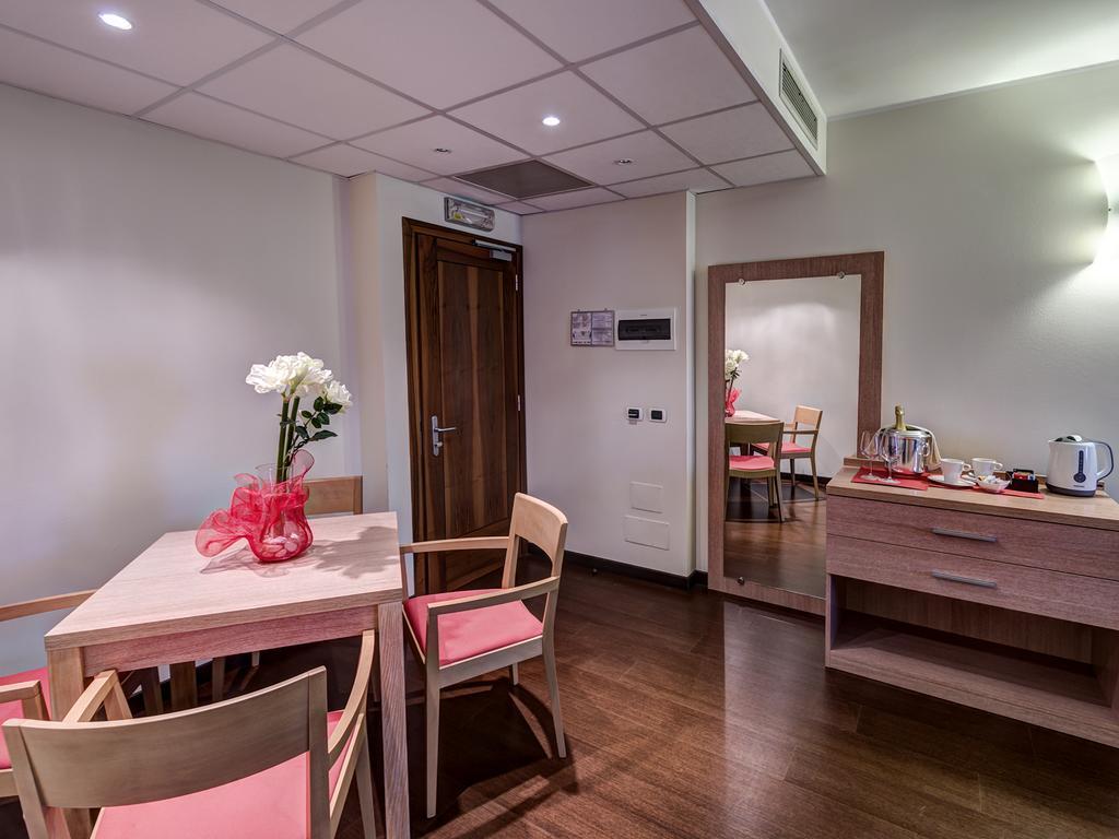 Hotel Capital Rovigo Kültér fotó