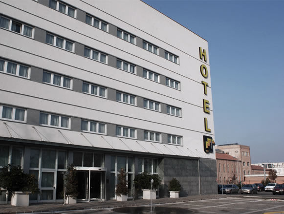 Hotel Capital Rovigo Kültér fotó