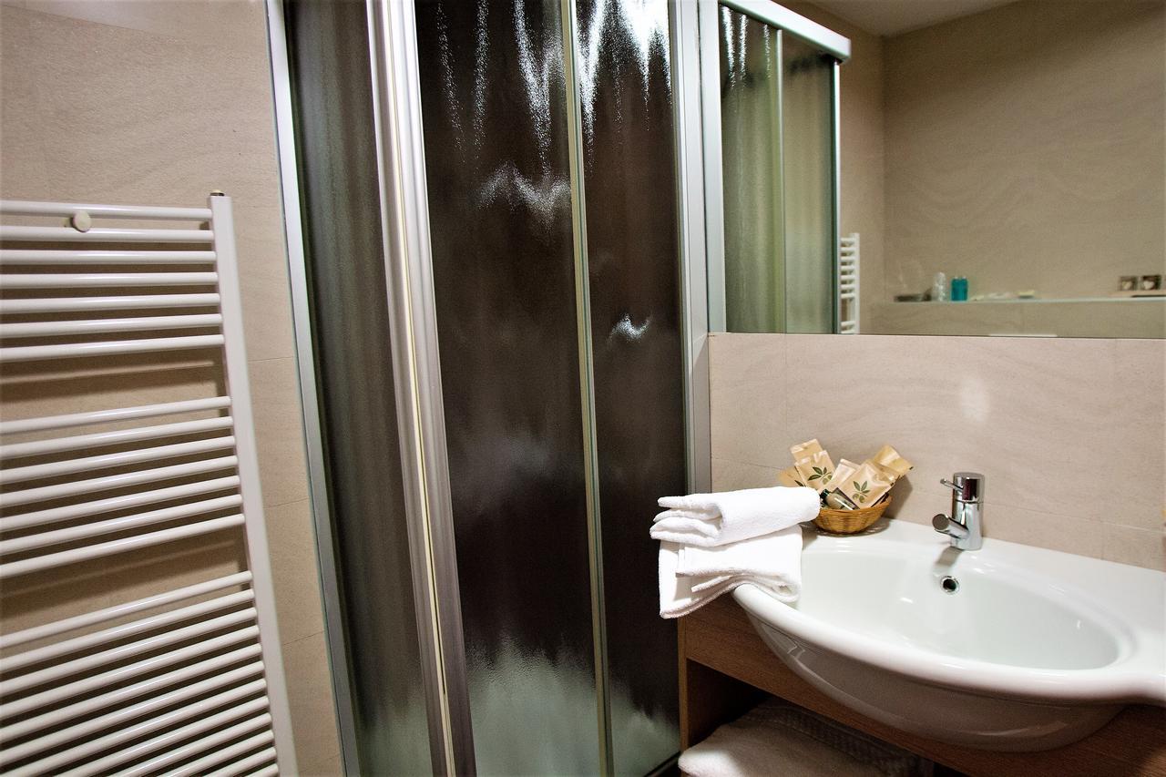 Hotel Capital Rovigo Kültér fotó